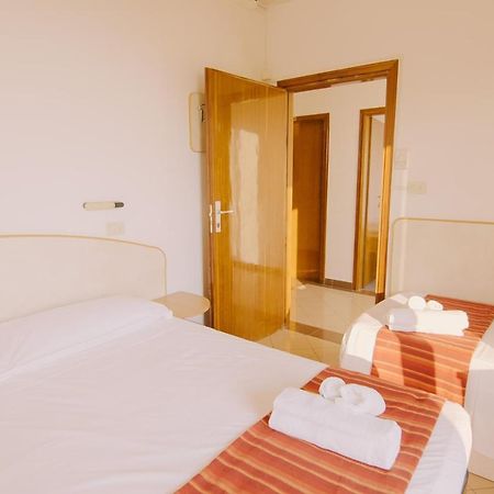 Hotel Beverly Ρίμινι Εξωτερικό φωτογραφία