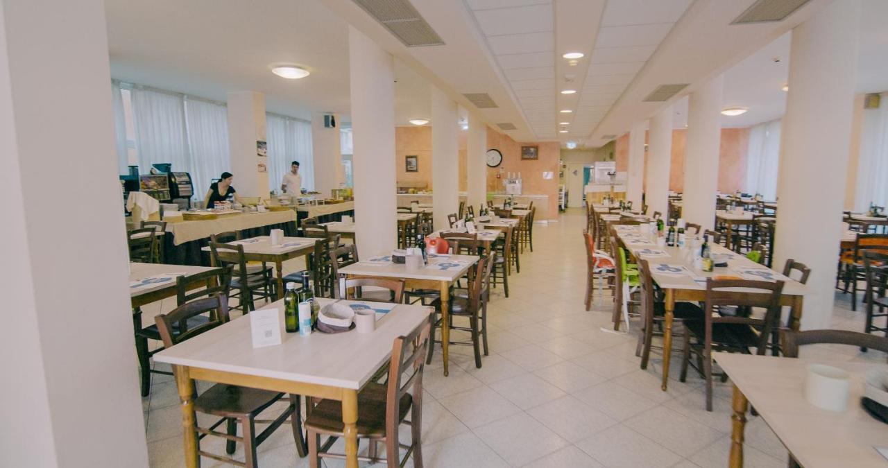 Hotel Beverly Ρίμινι Εξωτερικό φωτογραφία