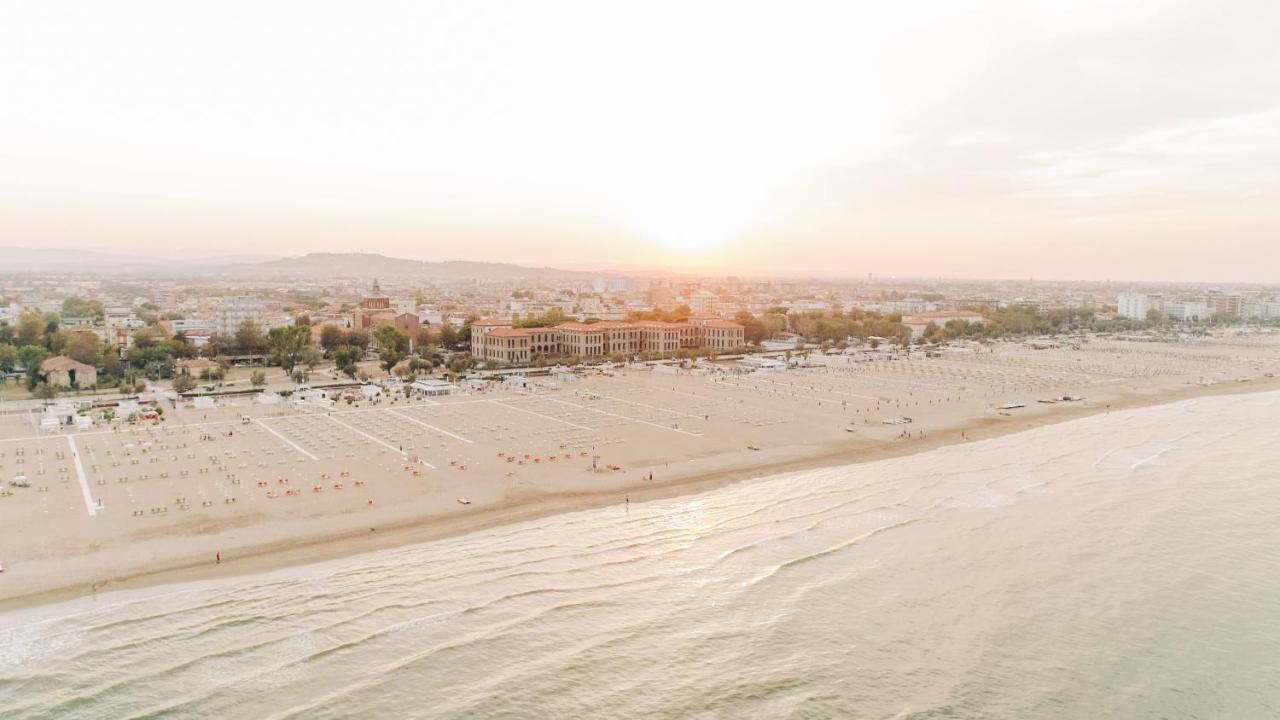 Hotel Beverly Ρίμινι Εξωτερικό φωτογραφία