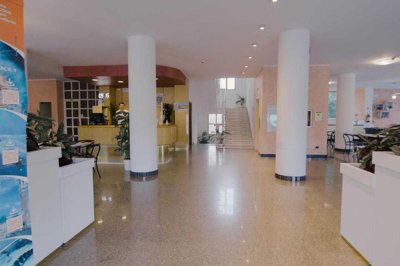 Hotel Beverly Ρίμινι Εξωτερικό φωτογραφία