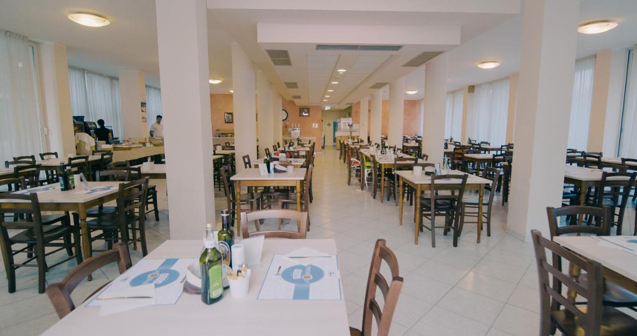 Hotel Beverly Ρίμινι Εξωτερικό φωτογραφία