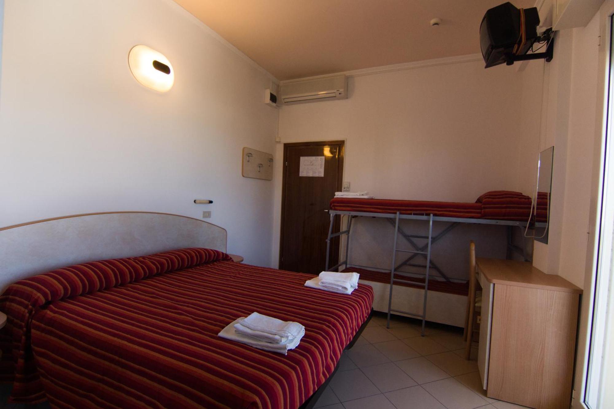 Hotel Beverly Ρίμινι Δωμάτιο φωτογραφία