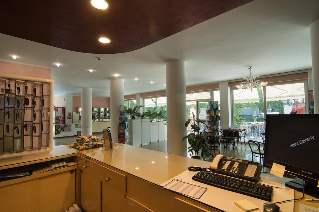 Hotel Beverly Ρίμινι Εξωτερικό φωτογραφία