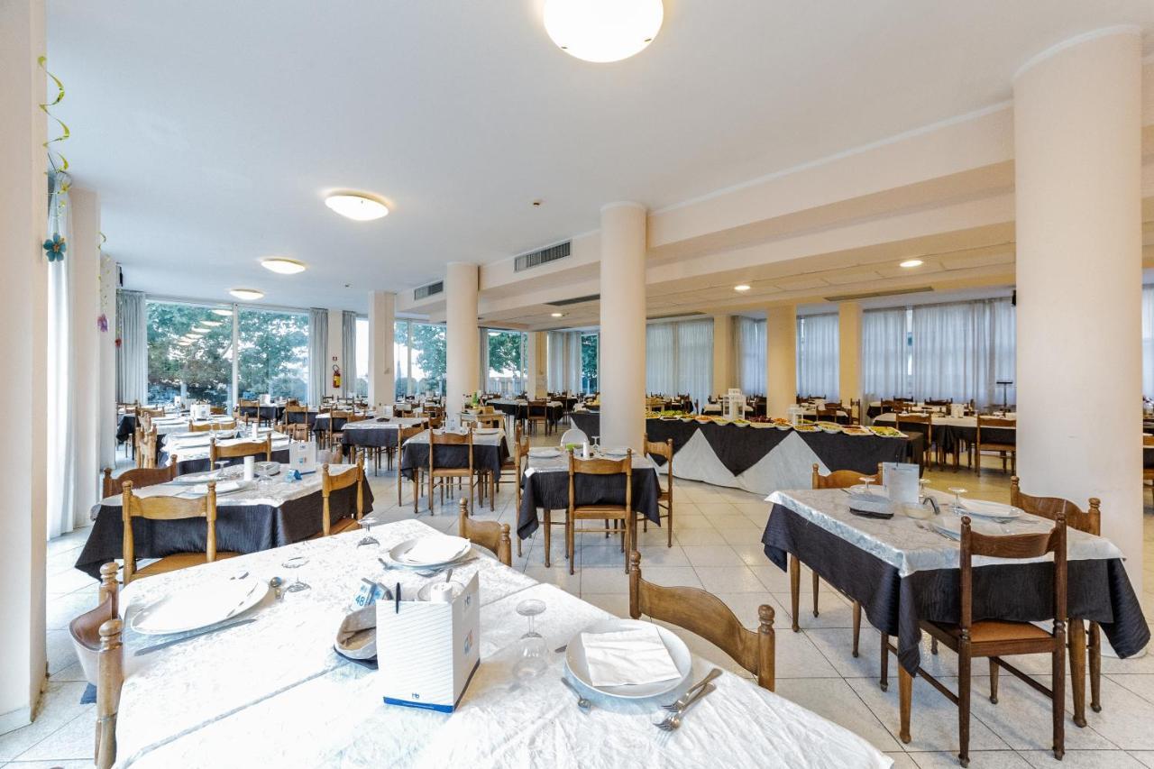 Hotel Beverly Ρίμινι Εξωτερικό φωτογραφία