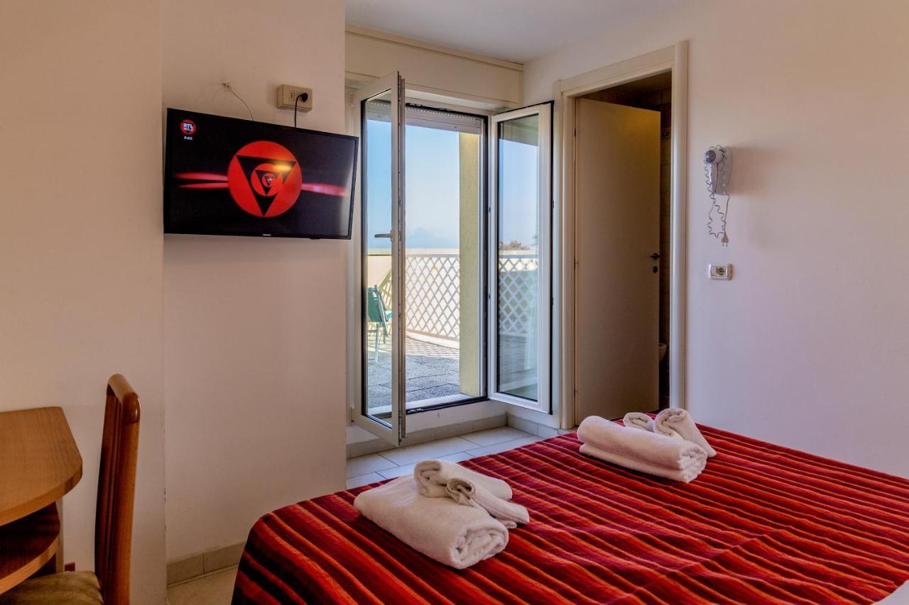 Hotel Beverly Ρίμινι Εξωτερικό φωτογραφία
