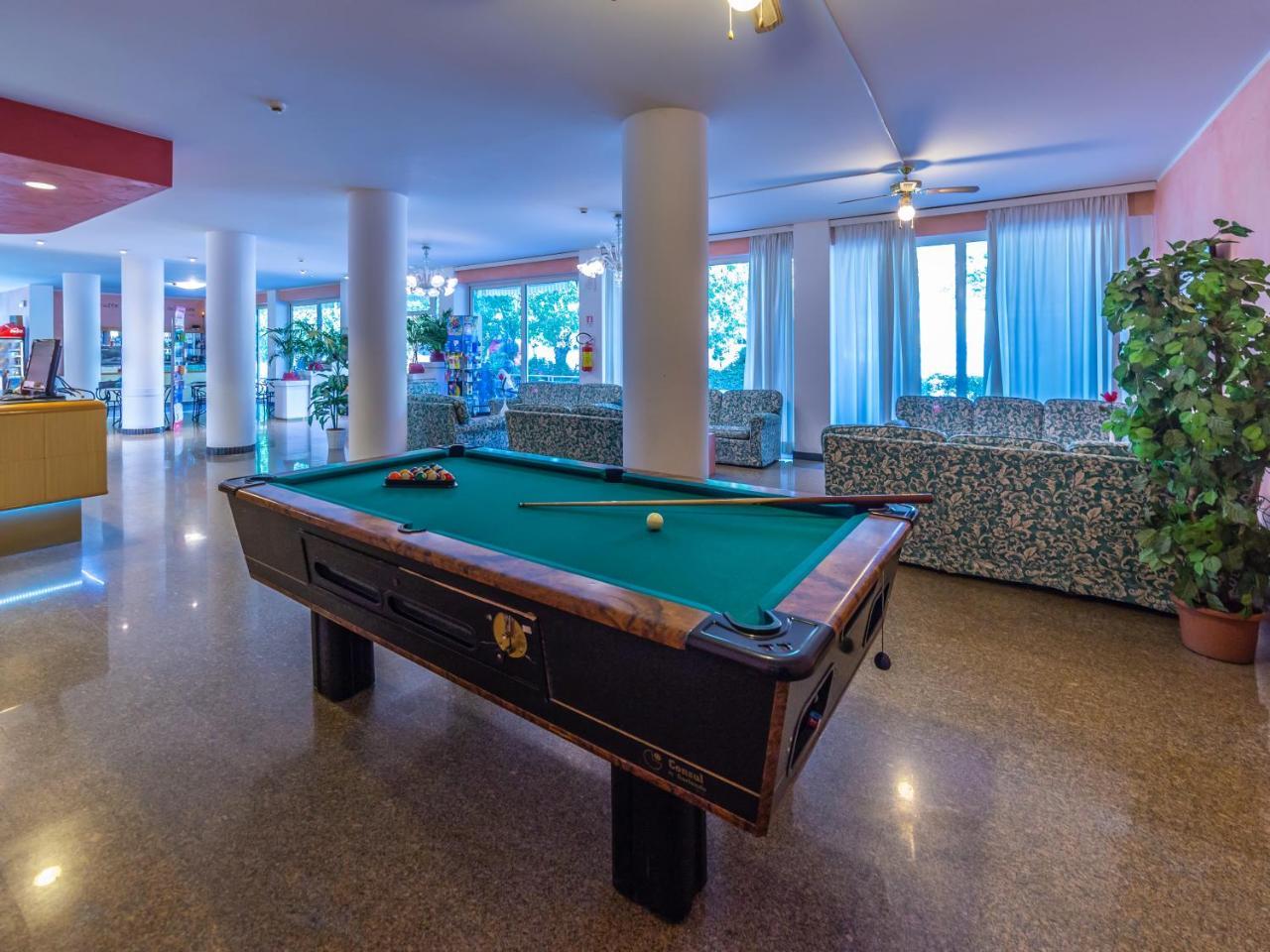 Hotel Beverly Ρίμινι Εξωτερικό φωτογραφία