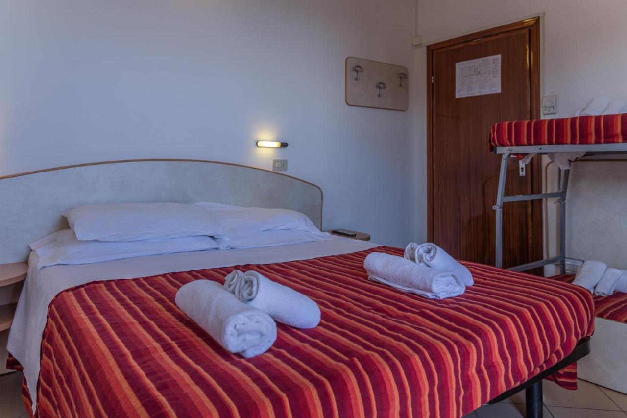 Hotel Beverly Ρίμινι Εξωτερικό φωτογραφία