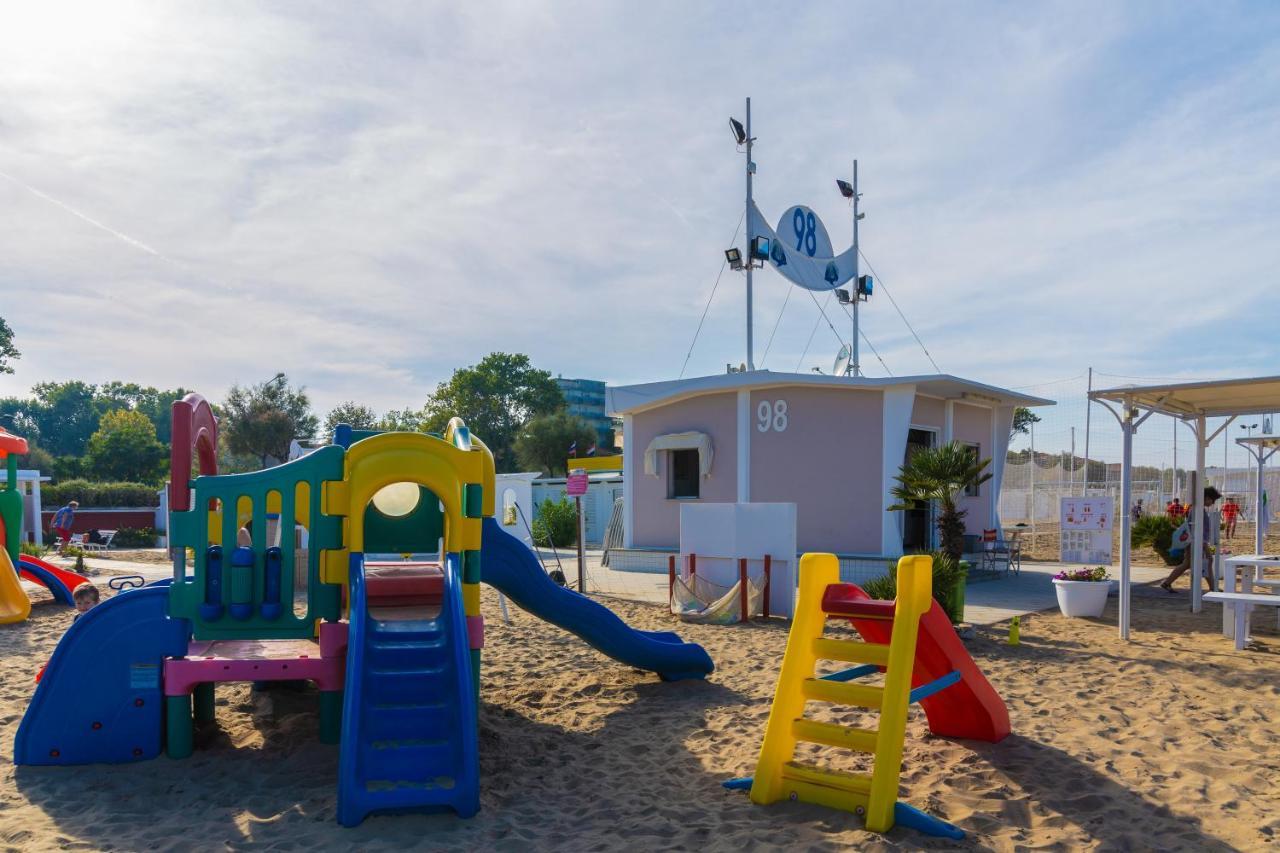 Hotel Beverly Ρίμινι Εξωτερικό φωτογραφία