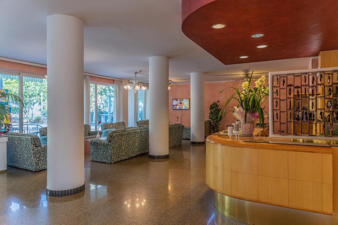 Hotel Beverly Ρίμινι Εξωτερικό φωτογραφία